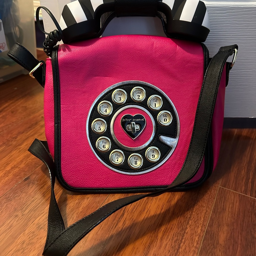 Betsey Johnson Kitsch Phone Retro Metallic Fuchsia crossbody bag